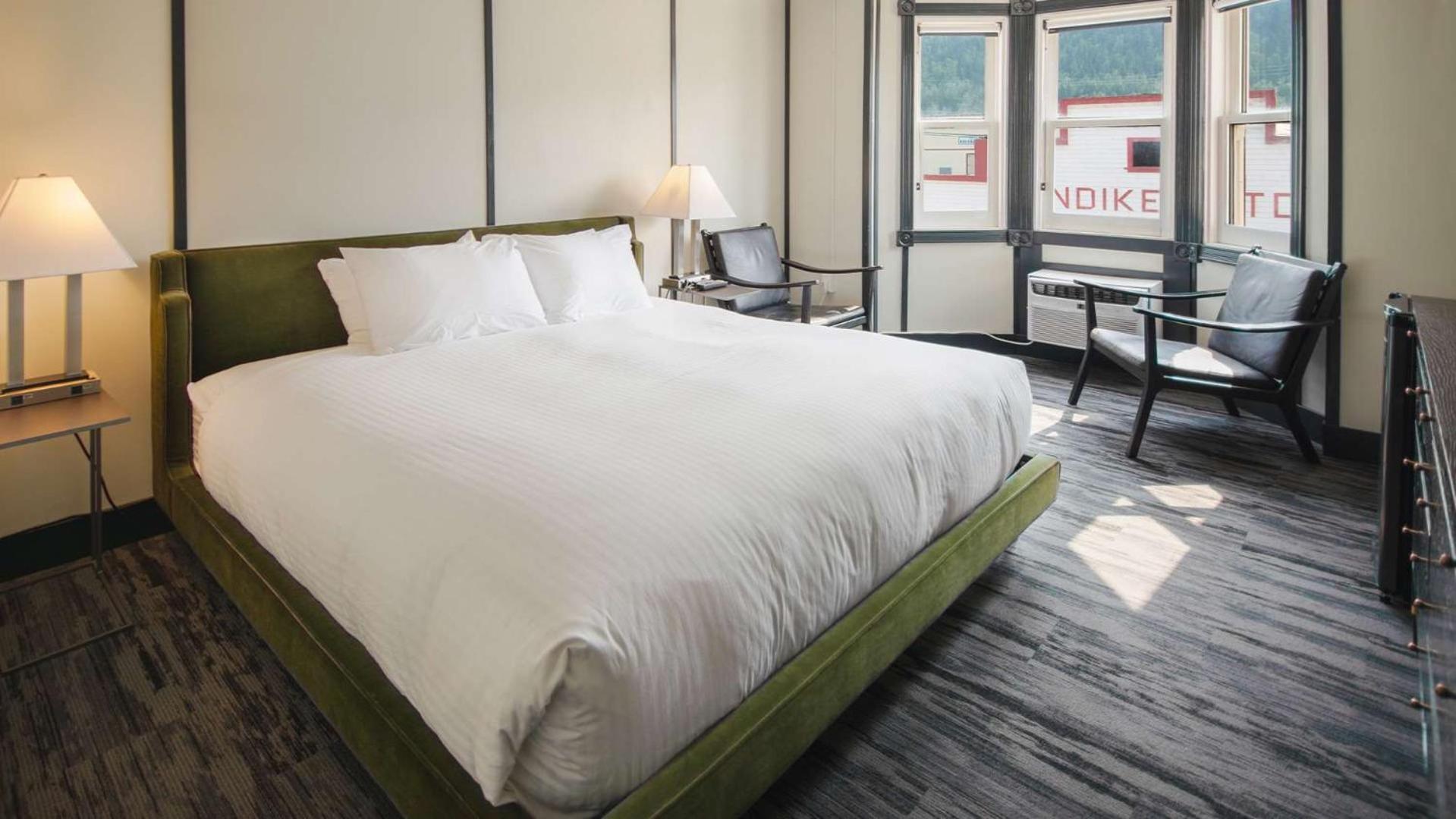 Midnight Sun, A Coast Hotel Dawson City Exterior foto